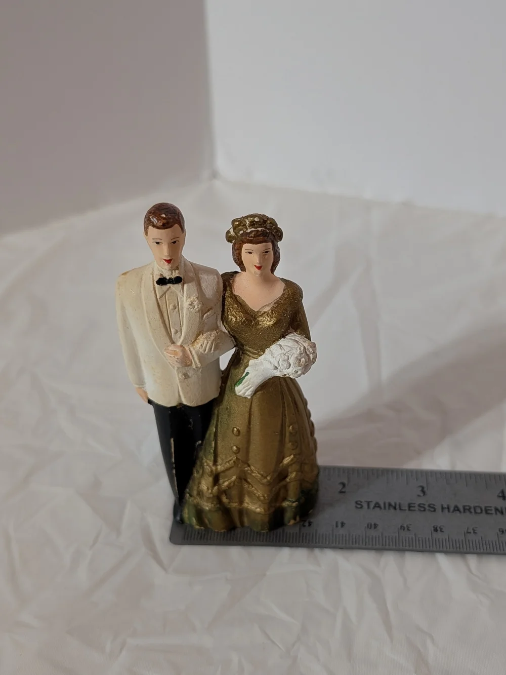 VGT Wedding Cake Topper Bride & Groom Figurine in Gold and White